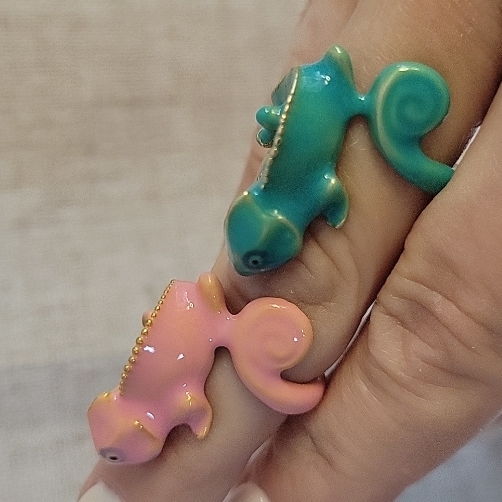 Colorful Veiled Chameleon Adjustable Ring, Choice Of Color